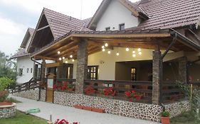 NUT HOUSE Retezat